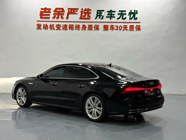 Audi A7L — Фото автомобиля 9