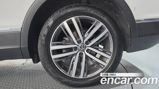 Volkswagen Tiguan — Фото автомобиля 6