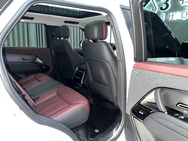 Land Rover Range Rover Sport — Фото автомобиля 10