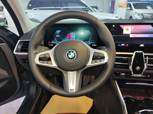 BMW i3 — Фото автомобиля 10