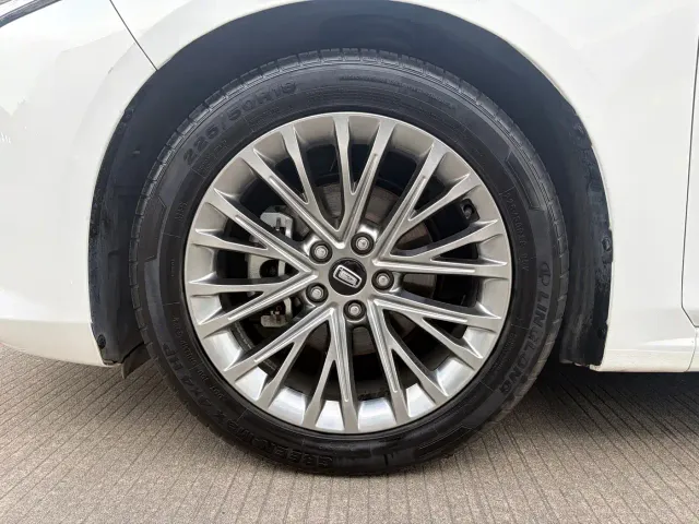 Bestune B70 — Фото автомобиля 11