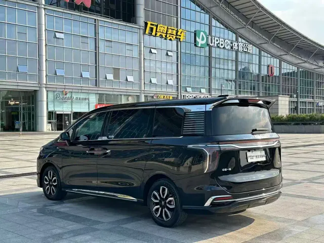 Hongqi HQ9 — Фото автомобиля 4