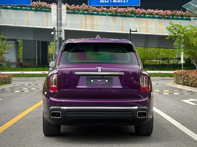 Rolls-Royce Cullinan — Фото автомобиля 3