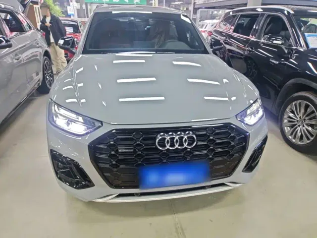 Audi Q5L — Фото автомобиля 2