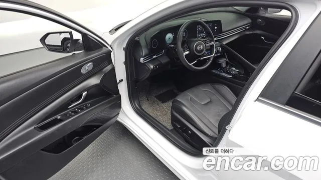 Hyundai AVANTE Новый Avante (CN7) — Фото автомобиля 10