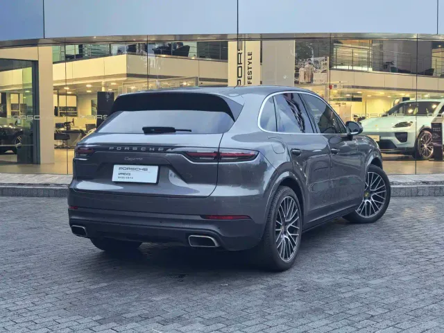Porsche Cayenne — Фото автомобиля 20