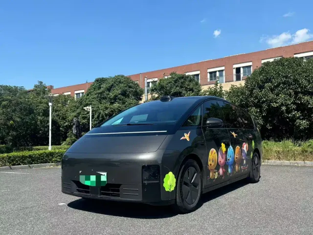 Фотография автомобиля — Li Auto MEGA
