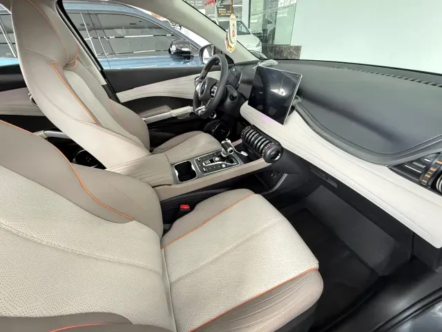 BYD Yuan PLUS — Фото автомобиля 8