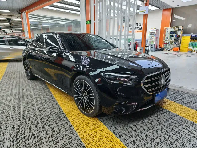 Mercedes-Benz E-Class — Фото автомобиля 2