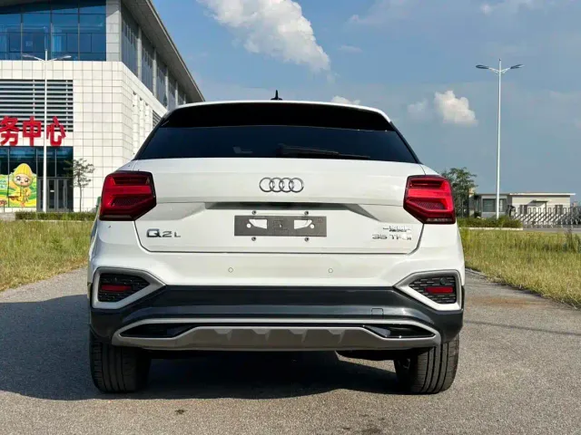 Audi Q2L — Фото автомобиля 5