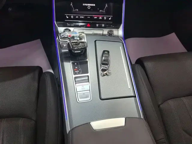 Audi A7L — Фото автомобиля 13