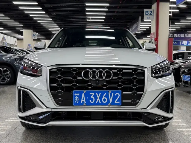 Audi Q2L — Фото автомобиля 2