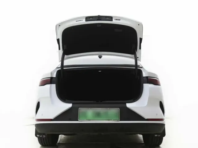 BYD Qin L 2025 EV 470KM Leading Edition — Фото автомобиля 15