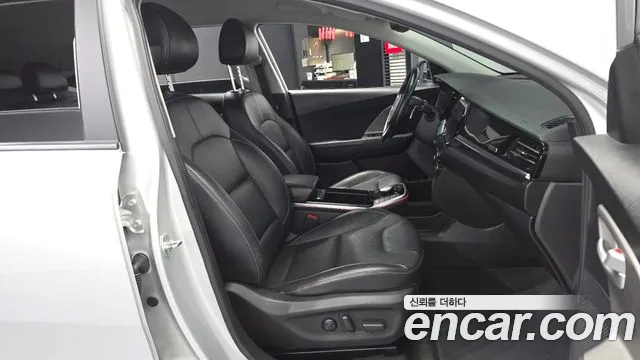 Kia Niro — Фото автомобиля 16