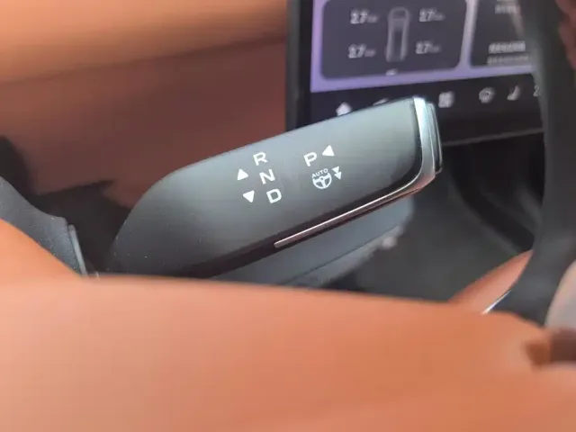 Changan Qiyuan E07 — Фото автомобиля 16
