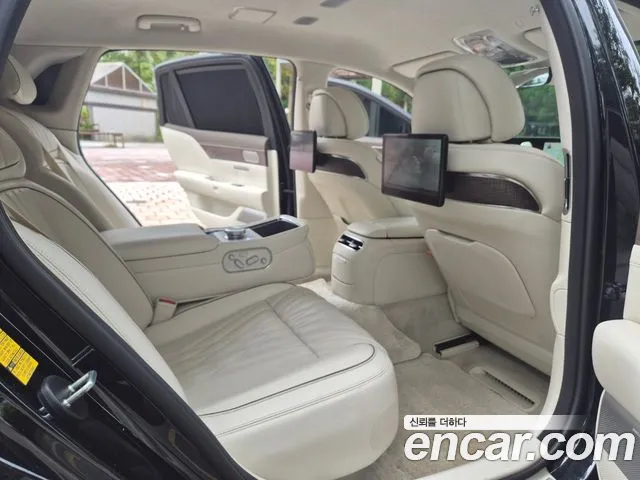 Genesis G90 Бензин 3.5 турбо AWD — Фото автомобиля 30