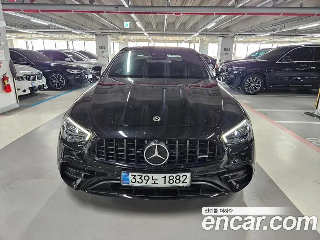 Mercedes-Benz E-Class — Фото автомобиля 2