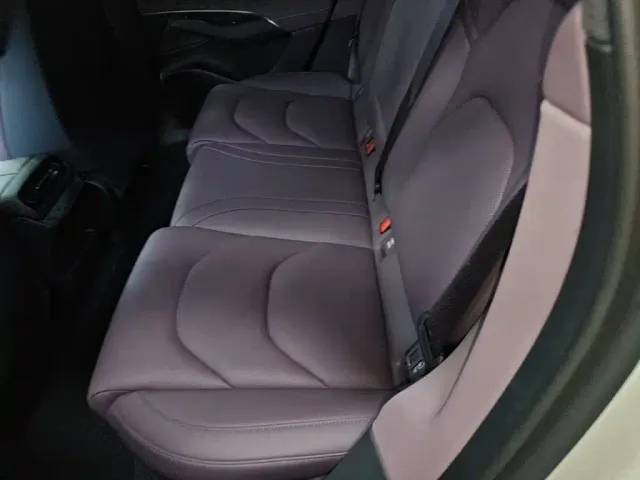 Xiaomi SU7 — Фото автомобиля 16