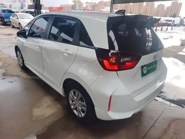 Honda Fit — Фото автомобиля 4