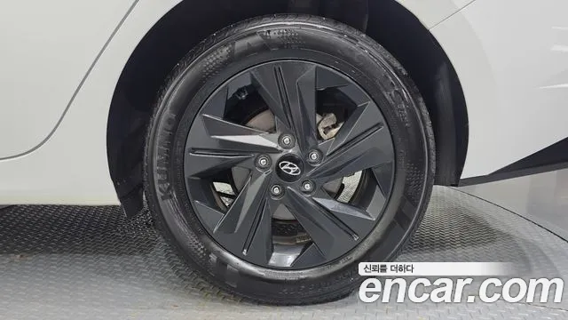 Hyundai Avante CN7 — Фото автомобиля 6