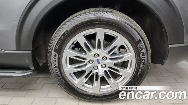 Ford Explorer — Фото автомобиля 17