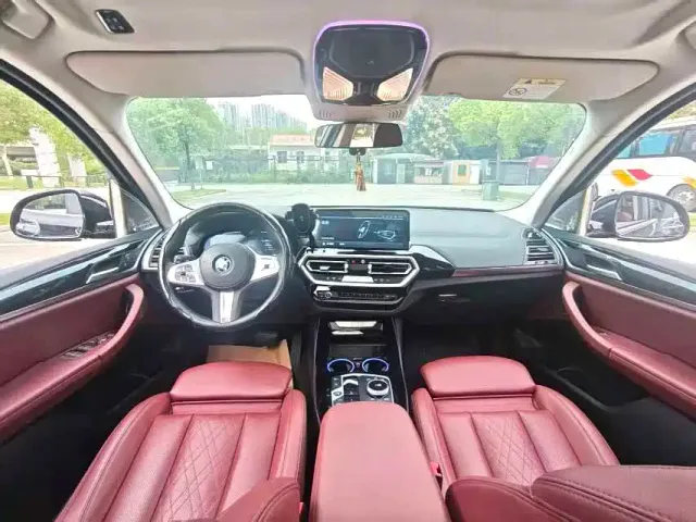 BMW iX3 — Фото автомобиля 5