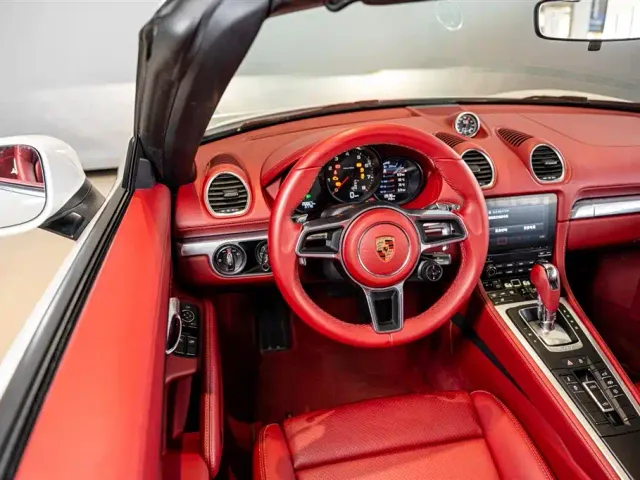 Porsche 718 — Фото автомобиля 12