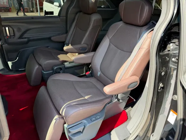 Toyota Granvia — Фото автомобиля 15