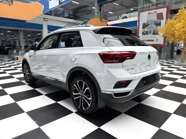 Volkswagen T-Roc — Фото автомобиля 18