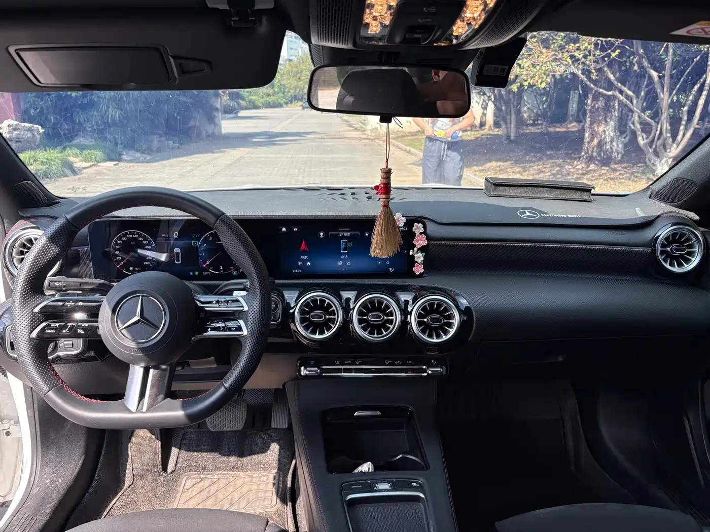 Mercedes-Benz Mercedes-Benz A-Class 2024 A 200 L Fashion Edition — Фото автомобиля 6