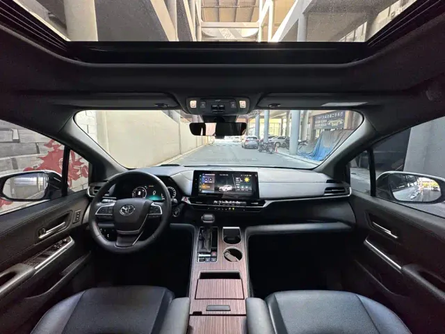 Toyota Granvia — Фото автомобиля 11
