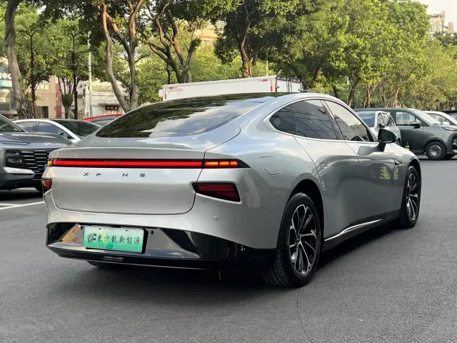 Xpeng P7 — Фото автомобиля 6