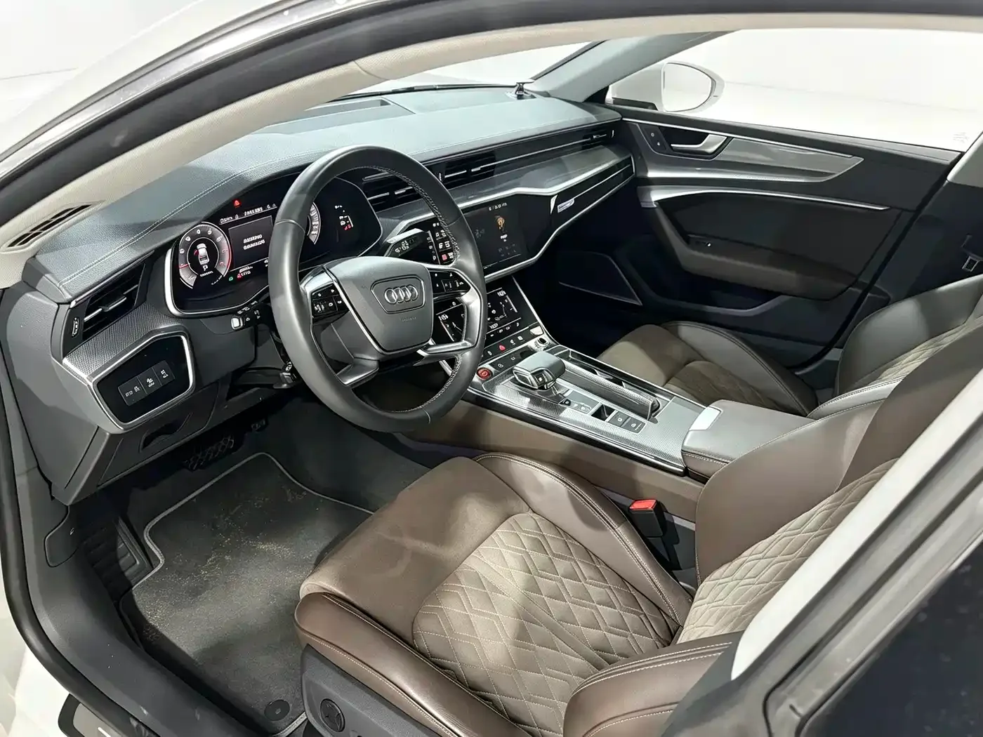 Audi Audi A7L 2024 45TFSI quattro S-line Vision Edition Crystal Package — Фото автомобиля 4