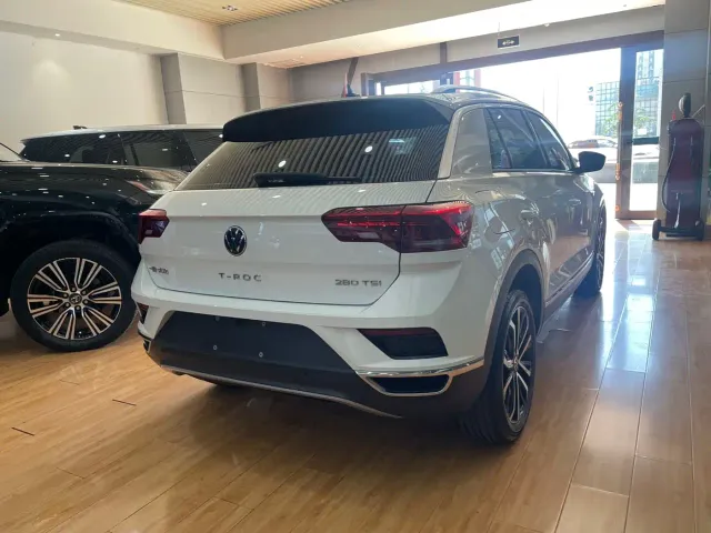 Volkswagen T-Roc — Фото автомобиля 9
