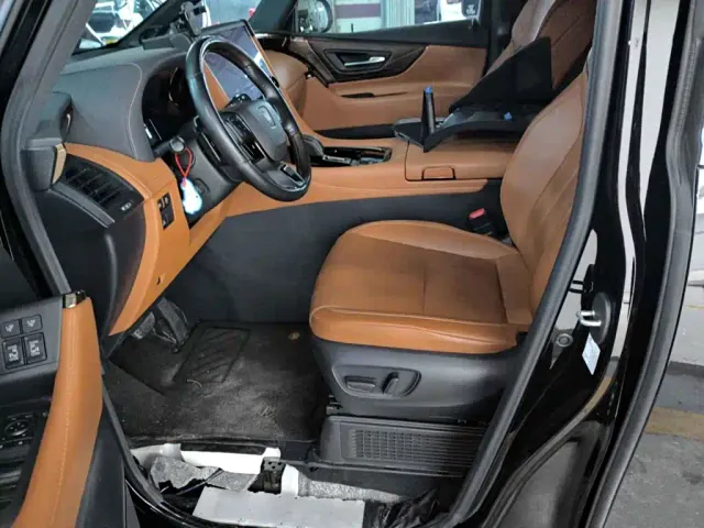 Toyota Vellfire — Фото автомобиля 8