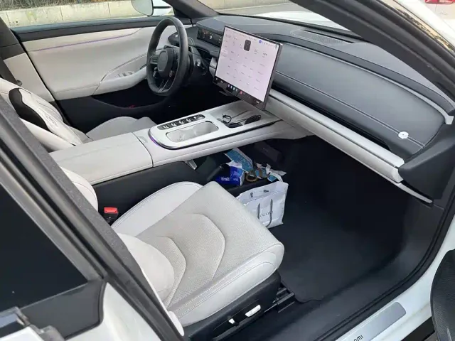 Xiaomi SU7 — Фото автомобиля 6