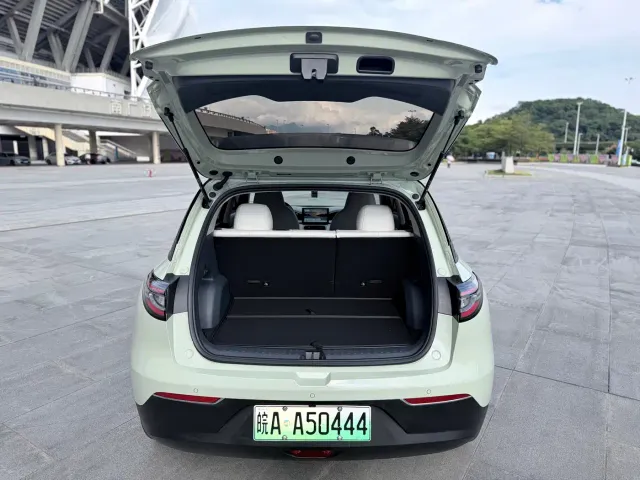 Geely Starry Wish — Фото автомобиля 10