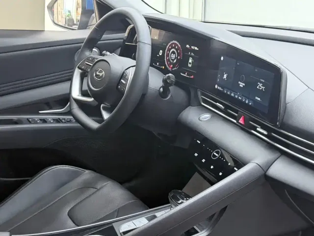 Hyundai Elantra — Фото автомобиля 9