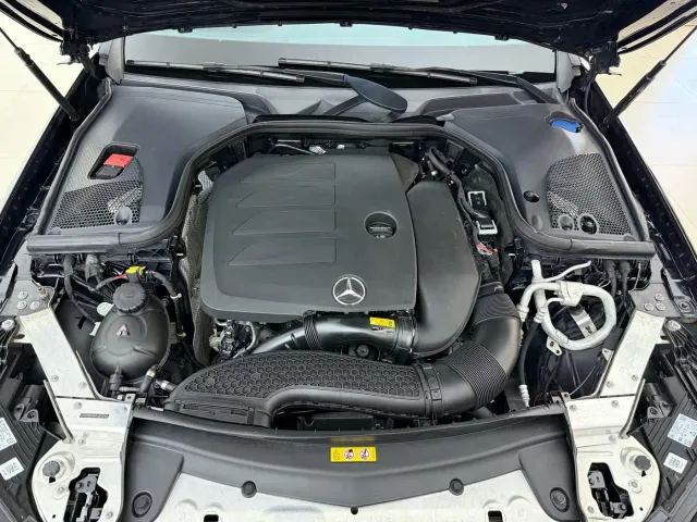 Mercedes-Benz E-Class — Фото автомобиля 4