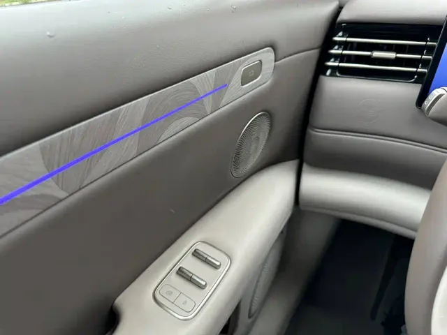 IM Motors LS6 — Фото автомобиля 20