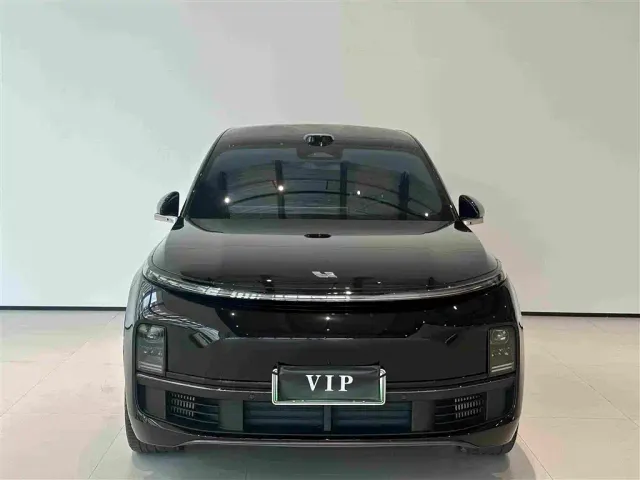 Li Auto L8 — Фото автомобиля 2