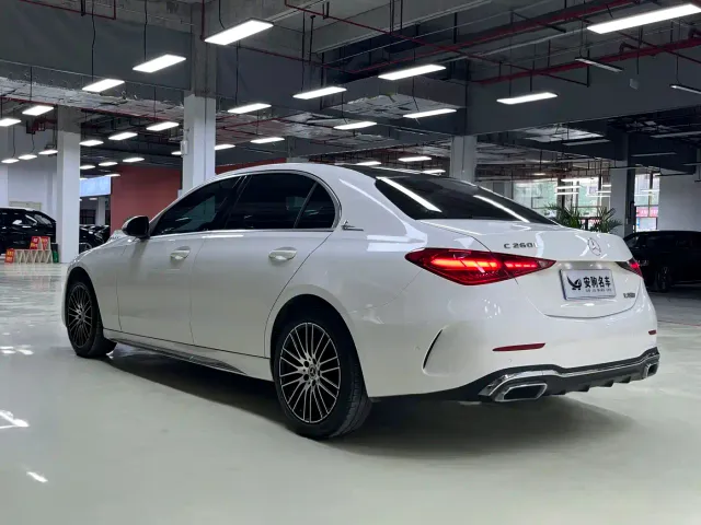 Mercedes-Benz C-Class — Фото автомобиля 4