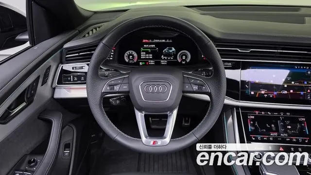 Audi Q8 55 TFSI quattro Premium — Фото автомобиля 12