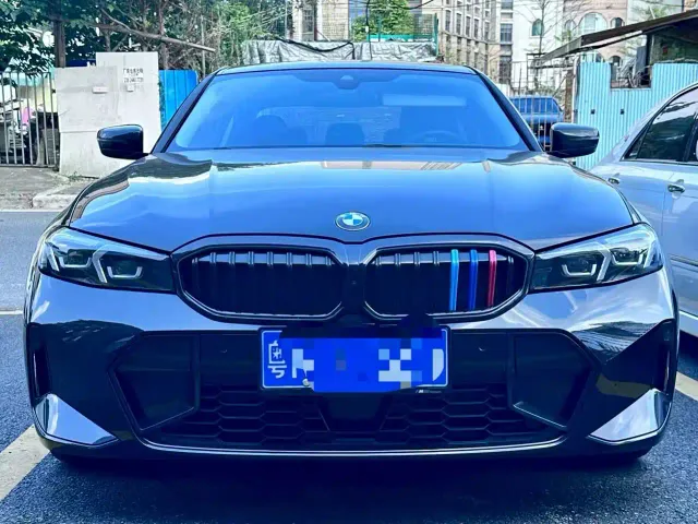 BMW BMW 3 Series 2026 330Li M Sport Shadowline Package — Фото автомобиля 2