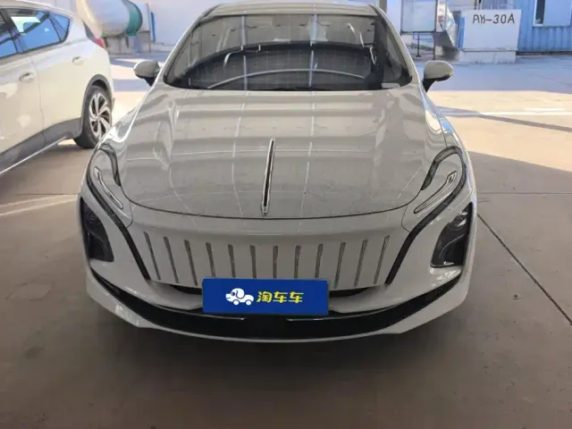 Hongqi E-QM5 — Фото автомобиля 2