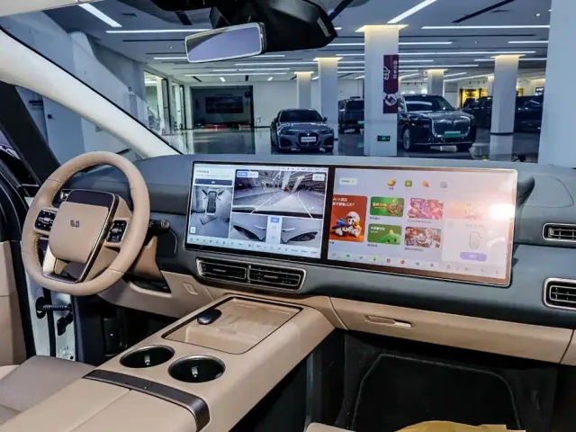 Li Auto MEGA — Фото автомобиля 27