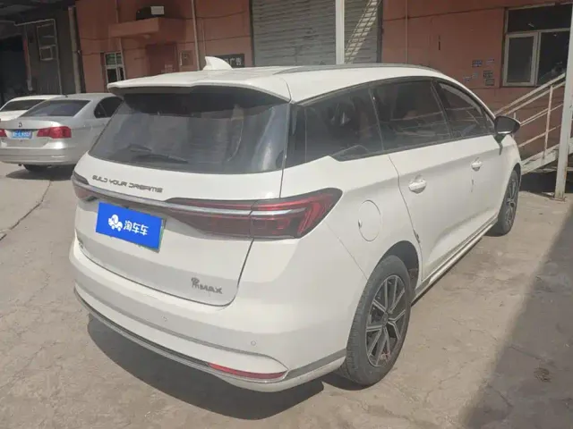 BYD Song MAX — Фото автомобиля 3