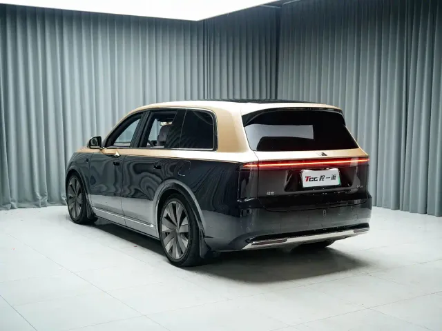 Li Auto L9 — Фото автомобиля 10