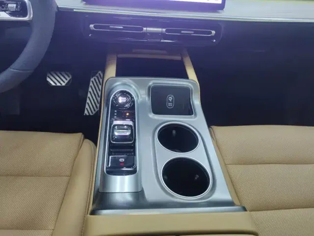 GAC Trumpchi E8 — Фото автомобиля 16