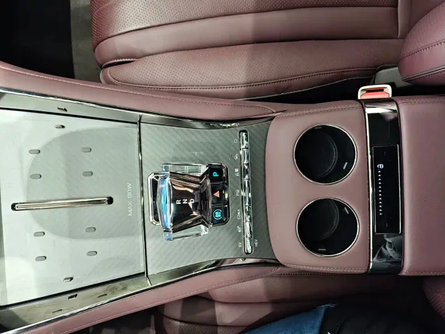 Denza Z9GT — Фото автомобиля 13